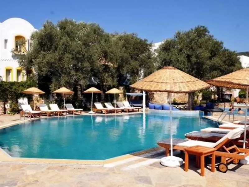 Omar Hotel & Suites Torba 3*,